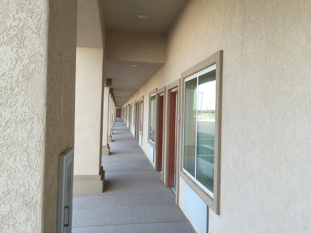 La Bonita Inn & Suites - Crane Exterior photo
